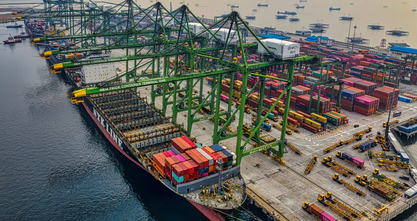 Shipping containers overseas
